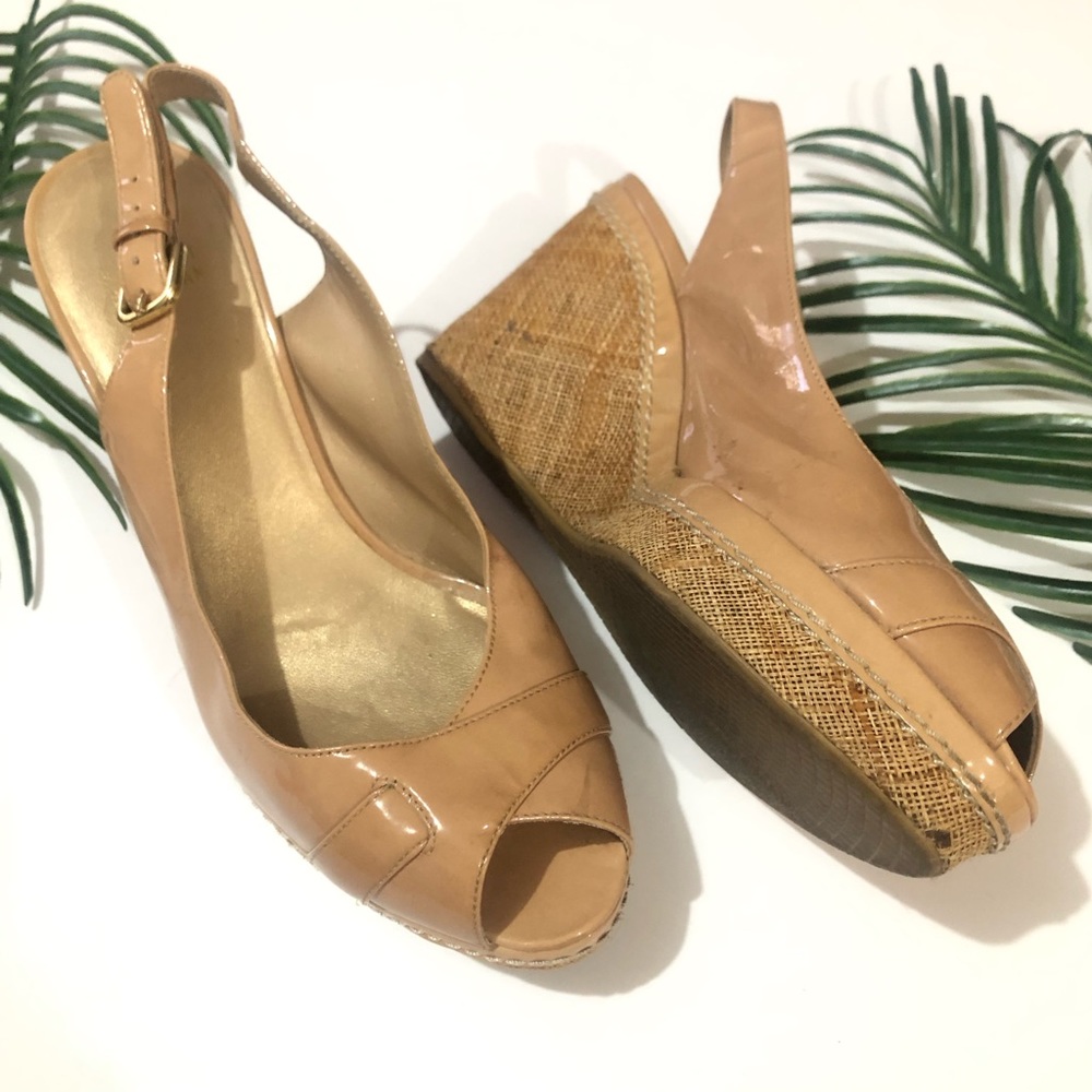Stuart Weitzman Patent Leather Beige Wedges Sz 8.5